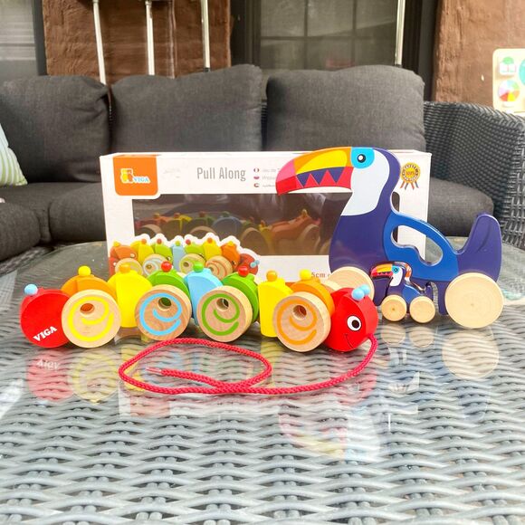 Viga Caterpillar + Sunnylife Toucan Push/Pull Toy Bundle (18m+) - Picture 2 of 5
